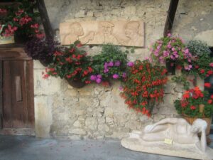 Sculpture au Caveau Bugiste à Vongnes