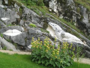 Sculptures au Caveau Bugiste à Vongnes